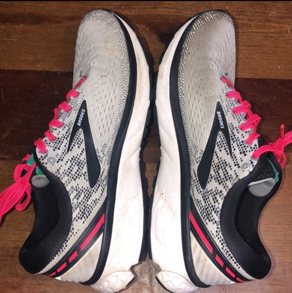 Brooks ghost 11 size 9 EUC - Picture 2 of 11